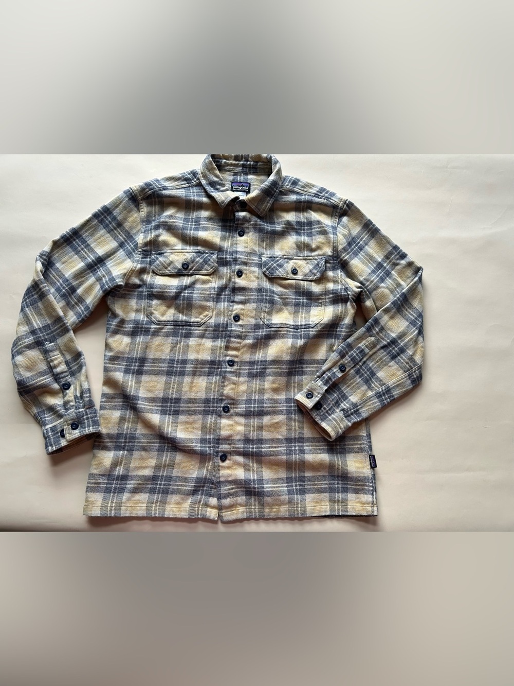 Patagonia Plaid Button-Down Shirt in Blue & Cream size M